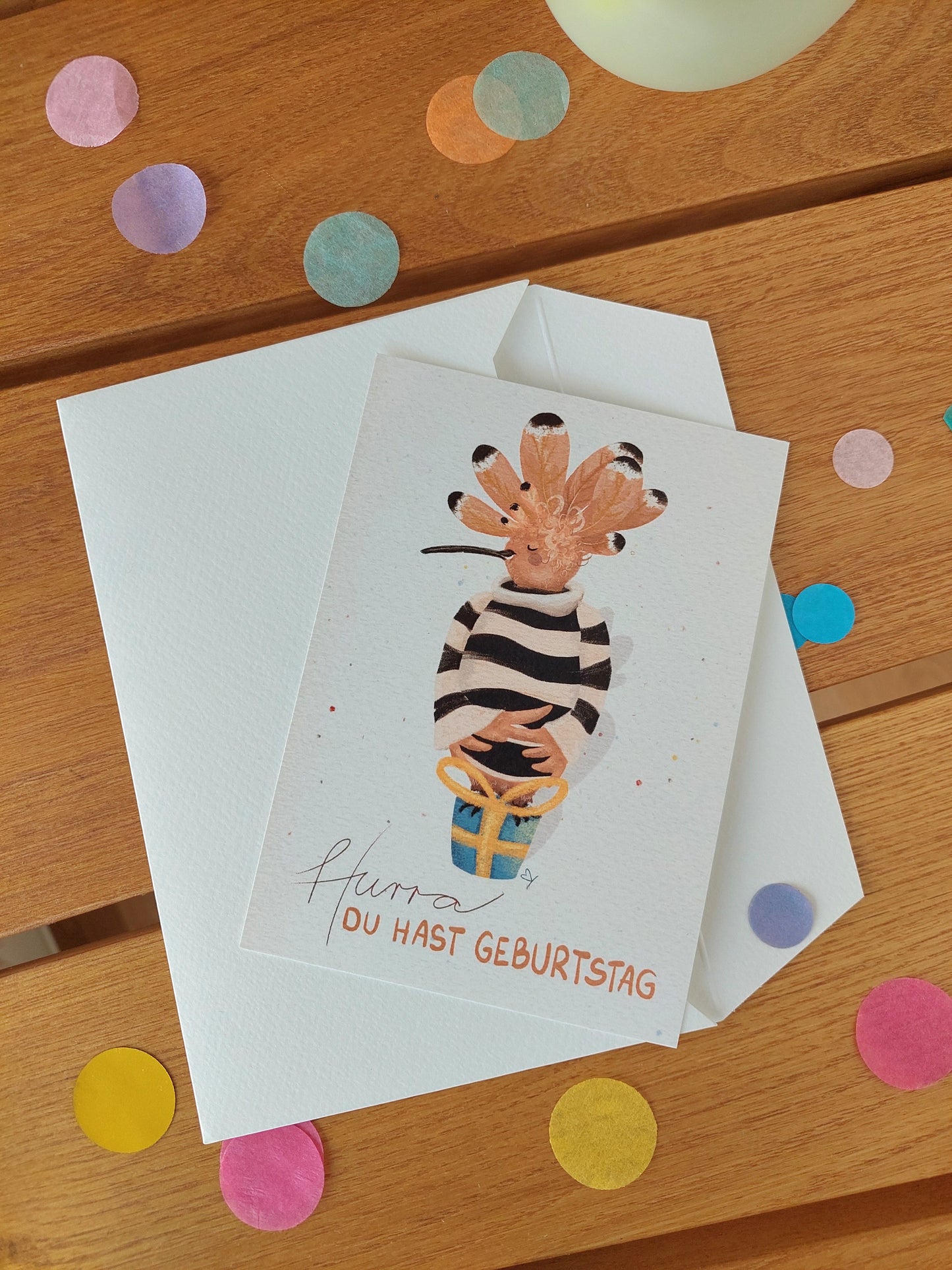 Eine persönliche Karte zu einem Geschenk für Mama, Papa, Freunde, Kinder. Im A6 Format praktischpassend für einen Briefumschlag.