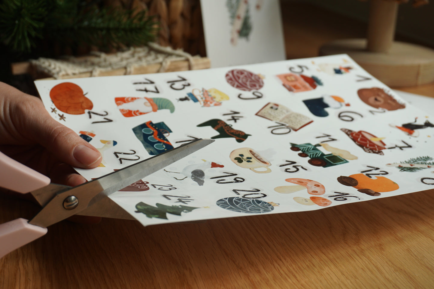 DIY Weihnachtskalender für Kinder Aufkleber | Adventskalender Kinder zum selber machen | 24 Handgezeichnete Illustrationen mit Zahlen