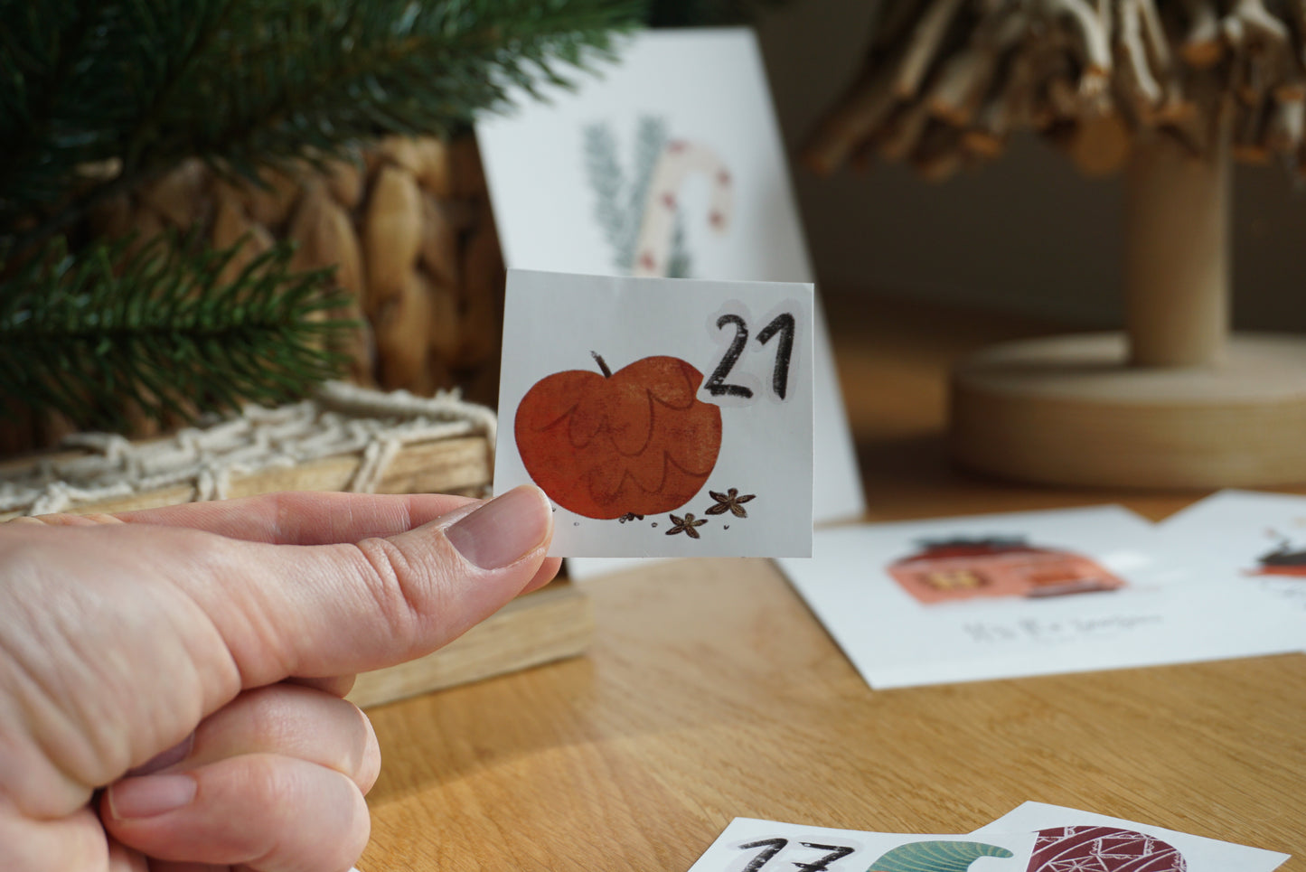 DIY Weihnachtskalender für Kinder Aufkleber | Adventskalender Kinder zum selber machen | 24 Handgezeichnete Illustrationen mit Zahlen
