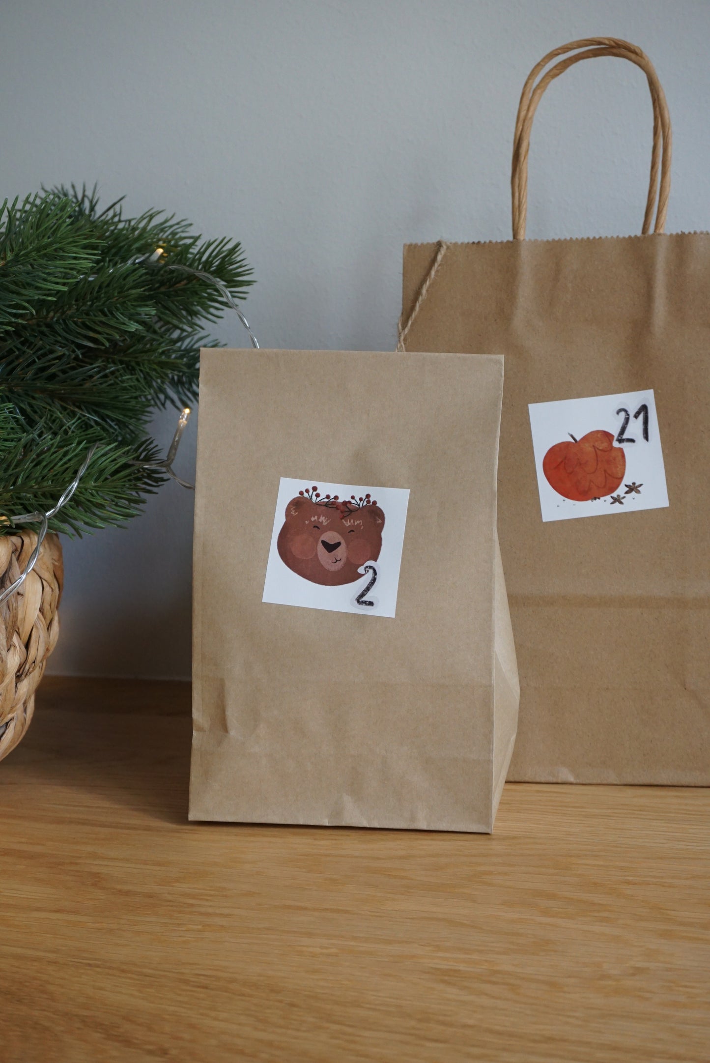 DIY Weihnachtskalender für Kinder Aufkleber | Adventskalender Kinder zum selber machen | 24 Handgezeichnete Illustrationen mit Zahlen