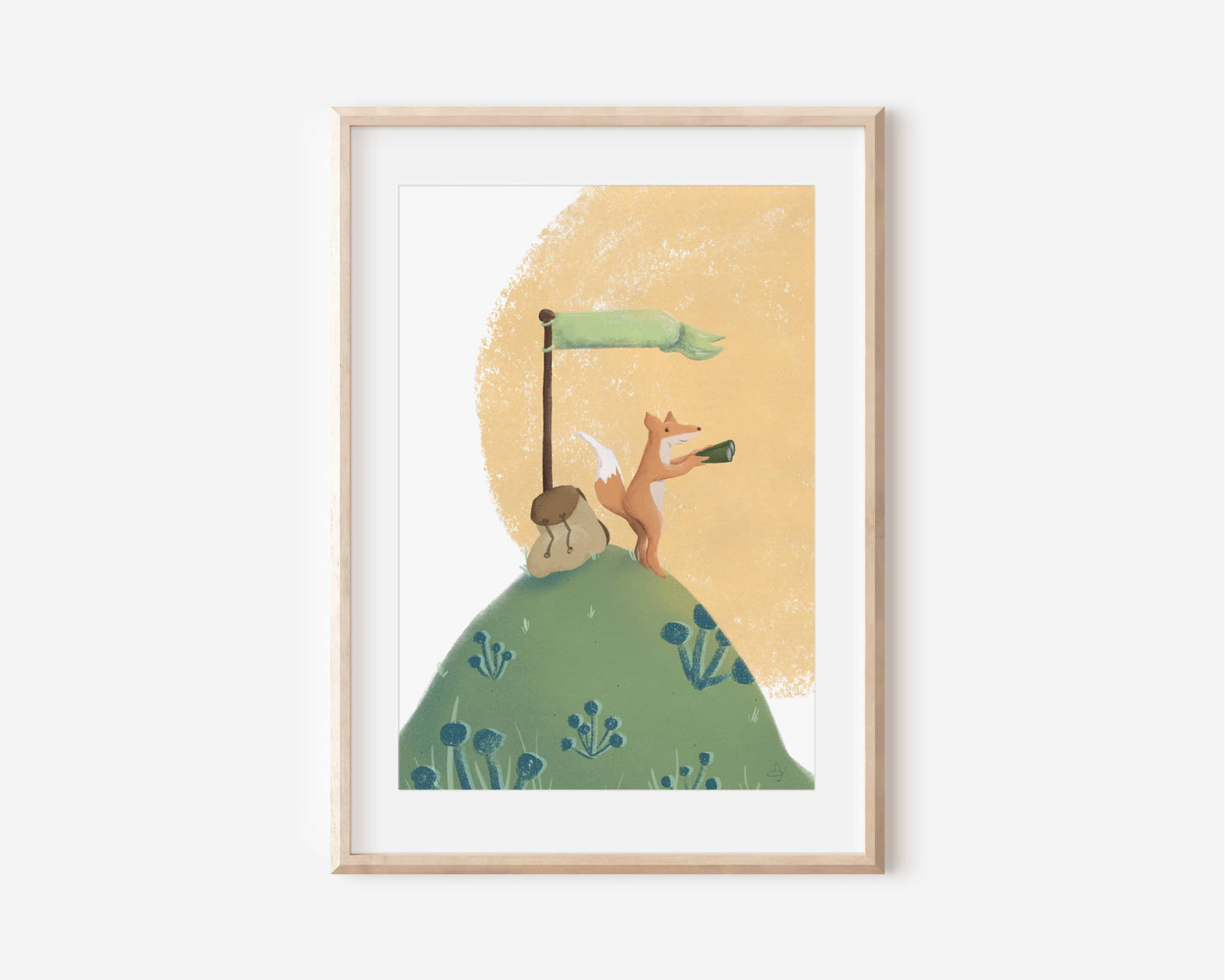 Hier das Poster Mutiger Fuchs im Rahmen ohne Spruch zu sehen. Auf dem Berg weht eine Fahne. In sie kann von dir sogar der Name deines Kindes reingeschrieben werden.
