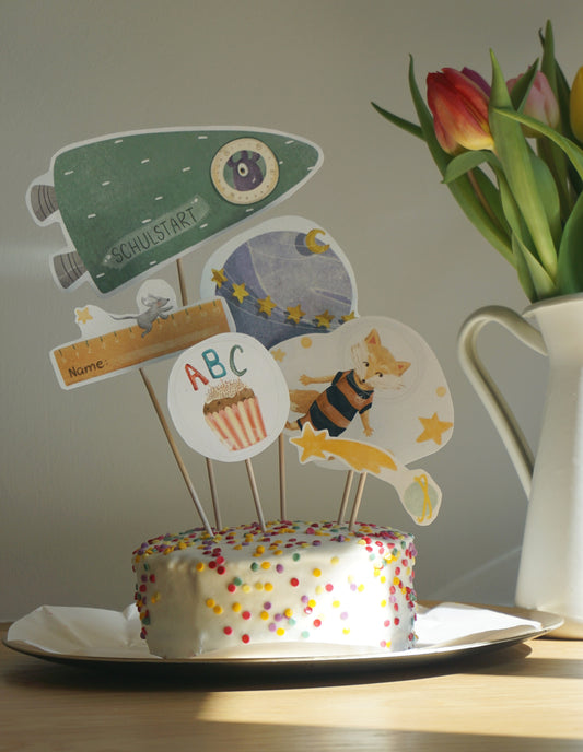 Einschulung deko Torte Caketopper Weltall handgezeichnete Illustrationen von niedlichen Tieren im Weltraum Schuleinführung